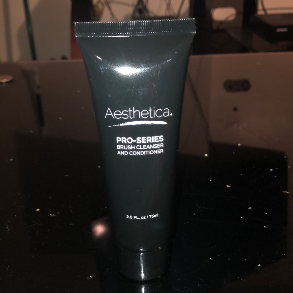 Brush cleaner